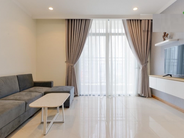One bed for rent at Vinhomes Central Park, just 4 minutes to District 1