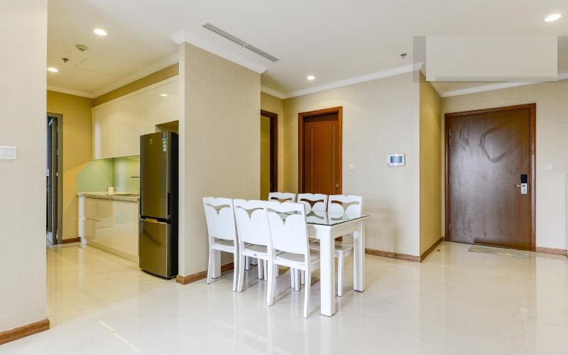 Vinhomes Central Park apartment for rent 4 bedrooms with river view, European furniture