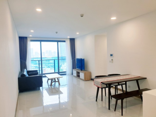 Three bedroom Sunwah Pearl for rent with awesome view to District 01