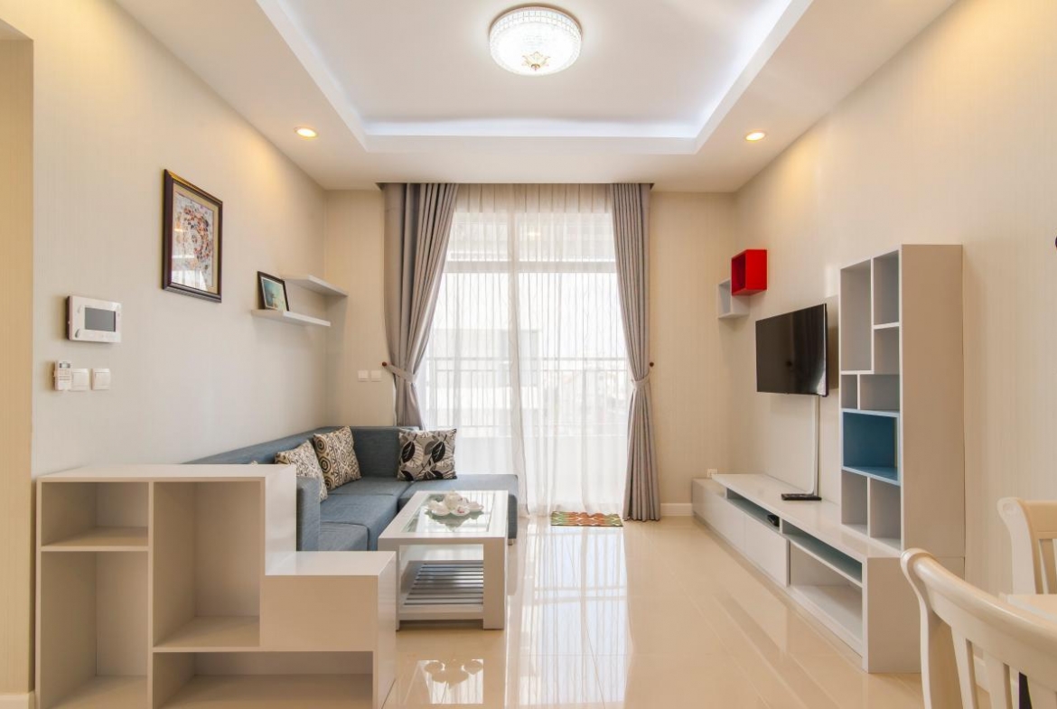 Luxury 3 bedrooms apartment for rent in Sky Center