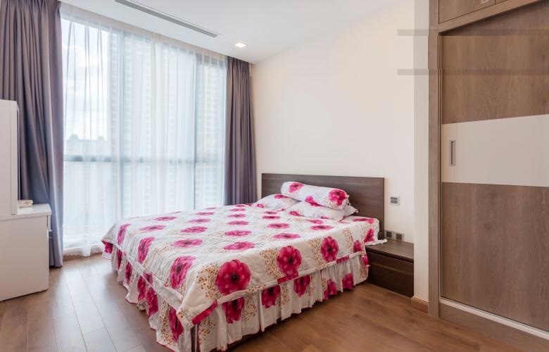Two bedrooms apartment for rent at Vinhomes Central Park, nice design living space