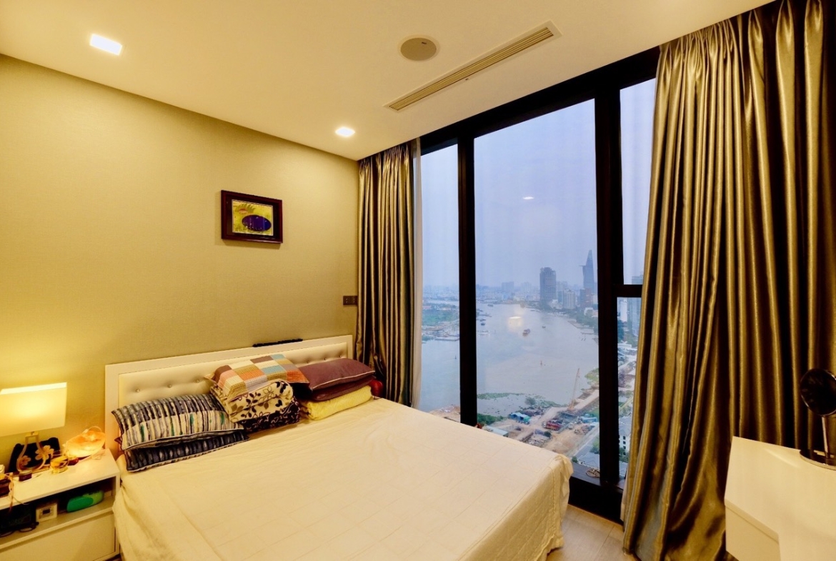 Prime location Vinhomes Golden River apartment for Rent