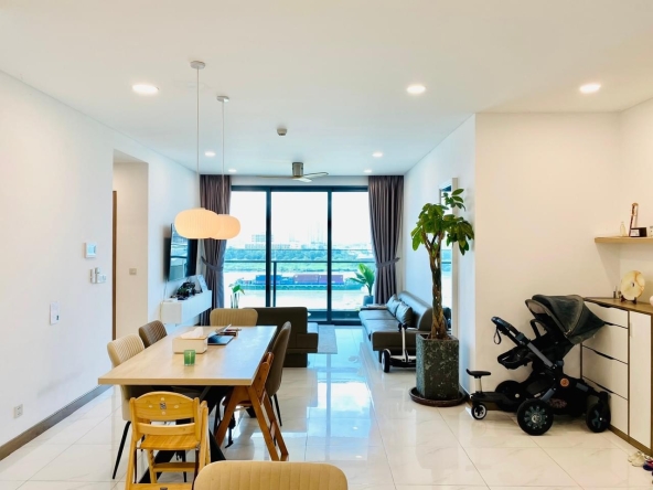 Sophisticated living premium 3-bedroom apartments for rent in Sunwah Pearl Hochiminh City