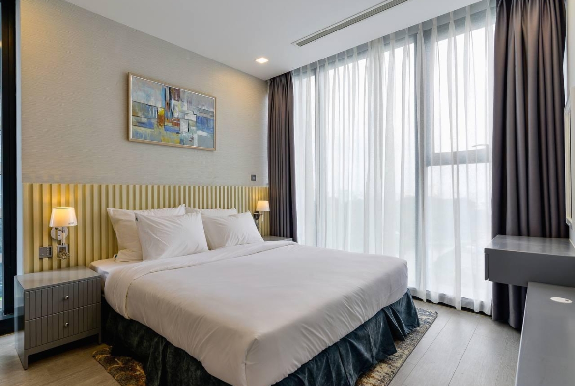 Good rental three bedroom apartment in Vinhomes Golden