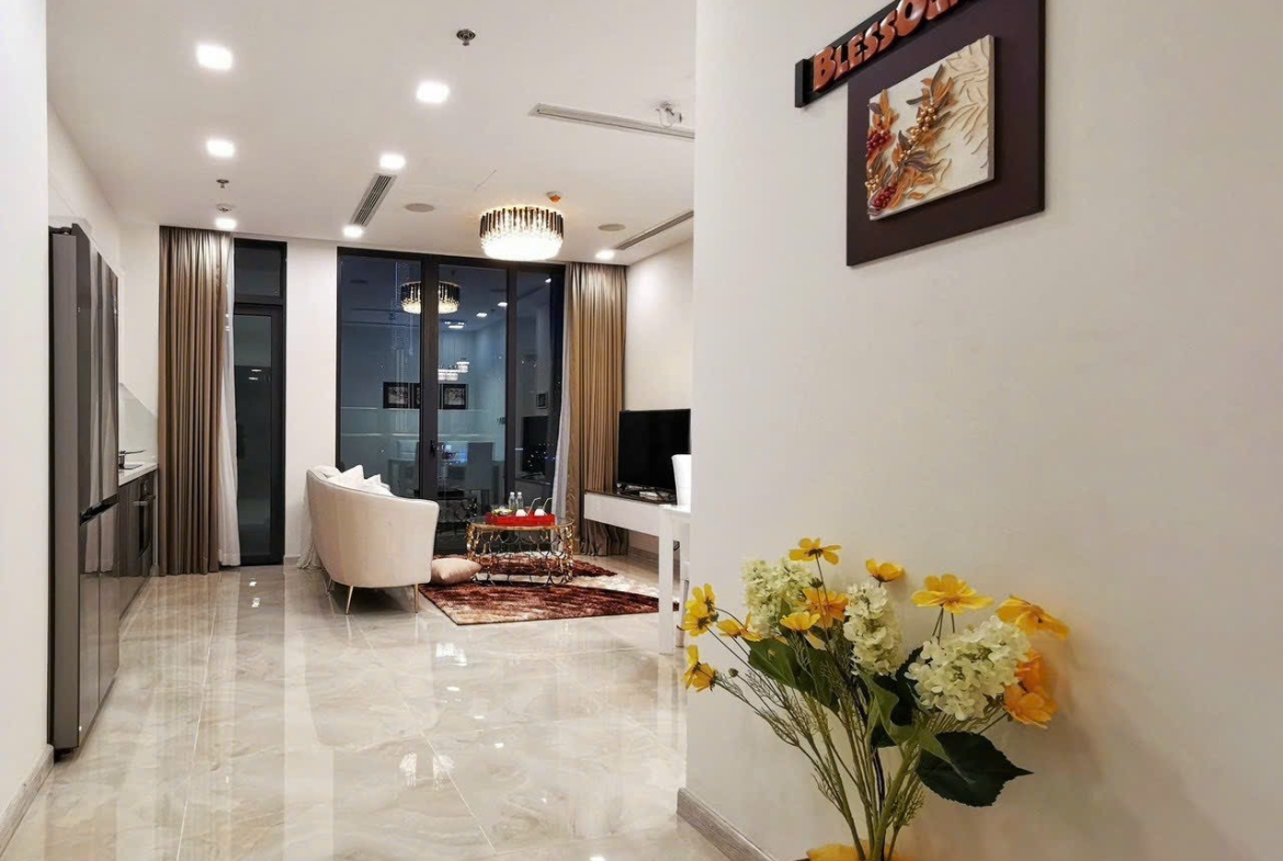 Rental two bedroom apartment at Vinhomes Golden River
