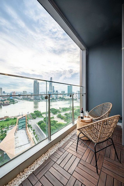Empire City apartment for rent: three bedrooms waterfront river view